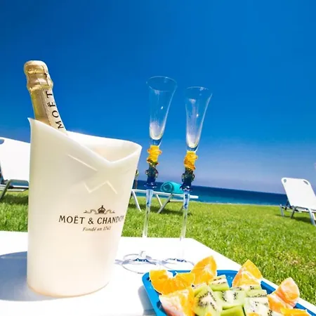 Picture This, Enjoying Your Holiday In A Luxury 5 Star Villa In Paralimni, For Less Than A Hotel, Paralimni Villa 1310 빌라