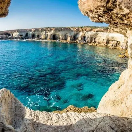 Βίλα Picture This, Enjoying Your Holiday In A Luxury 5 Star Villa In Paralimni, For Less Than A Hotel, Paralimni Villa 1310 *