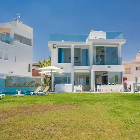 Picture This, Enjoying Your Holiday In A Luxury 5 Star Villa In Paralimni, For Less Than A Hotel, Paralimni Villa 1310 Βίλα *