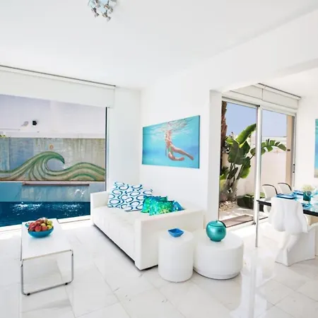 Βίλα Picture This, Enjoying Your Holiday In A Luxury 5 Star Villa In Paralimni, For Less Than A Hotel, Paralimni Villa 1310 *
